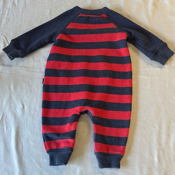 GAP - LIKE NEW - Red and Navy Striped Kids Footie Romper/jumpsuit - Picture 3 of 3